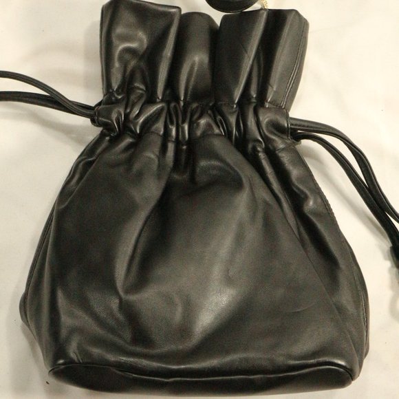WHO WHAT WEAR Black Vegan Leather Drawstring Bucket Purse NEW - Picture 3 of 8